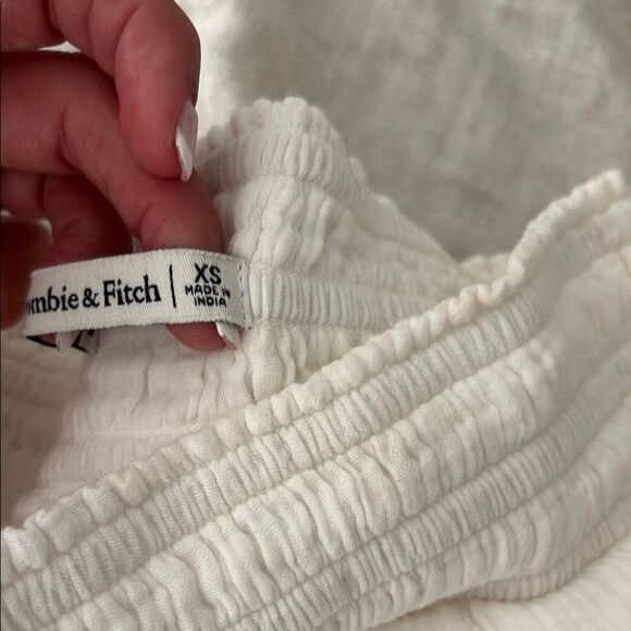 Abercrombie and fitch size XS White Textured Shorts perfect for pool or beach - Picture 6 of 8